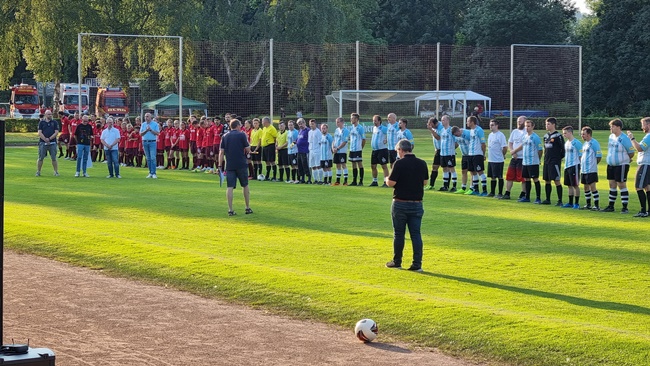 Benefiz Fußballspiel für Flutopfer